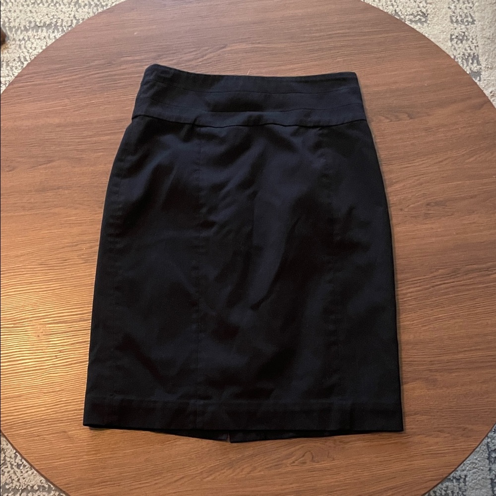 H&M Modern Classic Black Pencil Skirt
